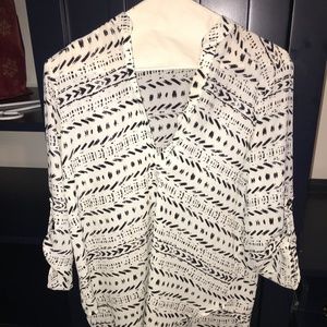 Print white/black blouse by Lush, Size XS